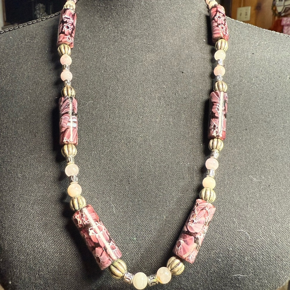 Purple‎ and Silver Tone Glass Beaded Necklace